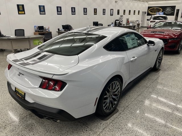2024 Ford Mustang 5W - RWD